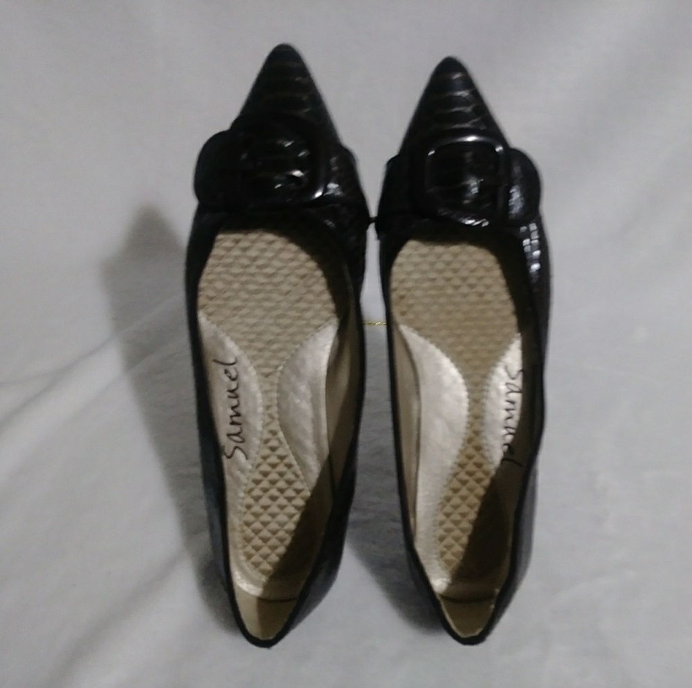 Samuel Flat Shoes Sz 8.5M